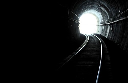 왕따, 성폭행, 그리고 자살… 어느 여대생의 희망 찾기 ‘엄지척’  