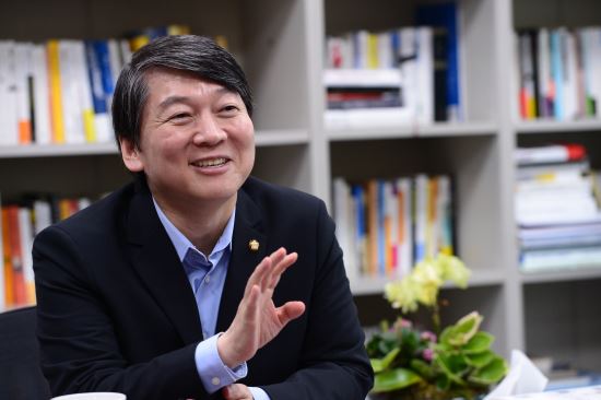 “안철수, 野 혁신위원장 후보서 제외” 조국 포함 복수후보 논의  