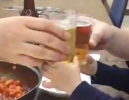 두살배기 조카에게 술 먹인 삼촌, 장애까지 입히고 ‘나몰라라’  