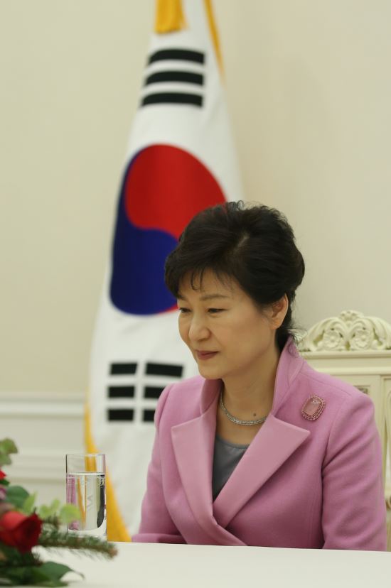 朴대통령, 첫 거부권 칼 휘두를까…2013년 1월 이명박 전 대통령이 마지막  