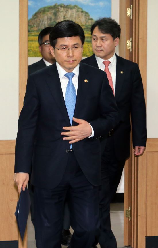 2 Ȳ  ȴ١ , λûȸ ӳ  ó  