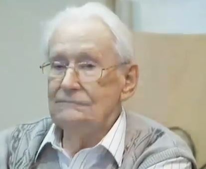 아우슈비츠 학살 방조 혐의 94세 노인에 징역 3년6개월 구형  