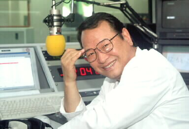 DJ 豤 帶    
