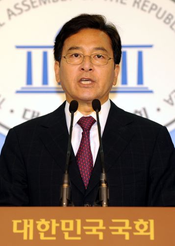 [긴급] 심재철, 與원내대표 출마 철회...원유철 확실  