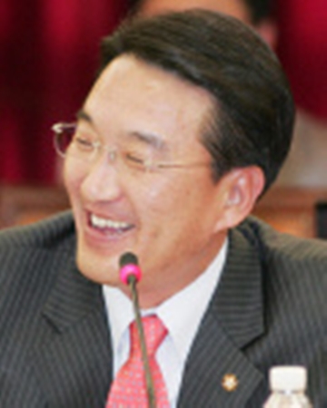 박근혜정부 4번째 청와대 정무수석에 현기환 전 의원  
