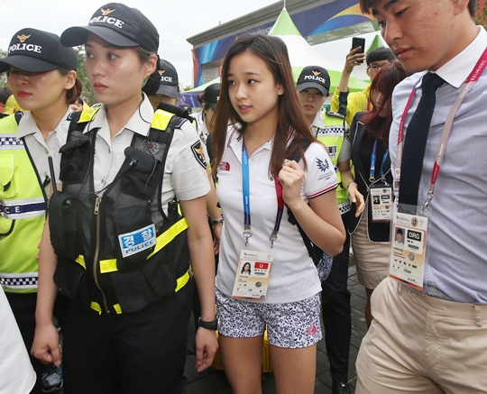 [화보] “오빠 삼촌 심쿵 주의”… 손연재의 심장 저격  