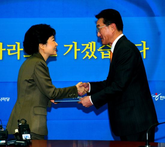 ‘국회 심부름꾼 자처’ 현기환 정무수석 첫번째 과제는 추경안 통과...당청관계 복원 숙제  