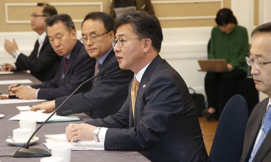 “철마는 달리고 싶다” 홍용표 “남북 철길 연결, 경원선 복원이 출발점”  
