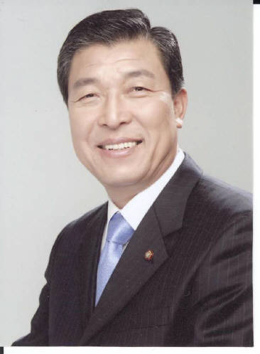 새누리 사무총장에 친박 황진하 내정, 제1사무부총장은 홍문표  