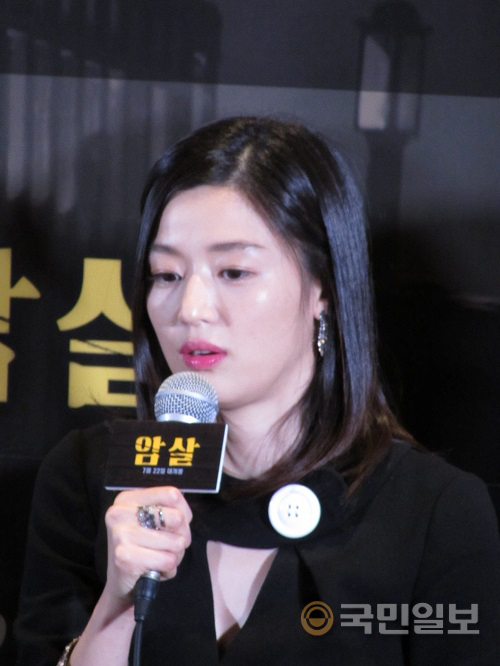 ‘암살’ 전지현 “여주 부담감… 대장이라 불러줘 즐거웠다”  