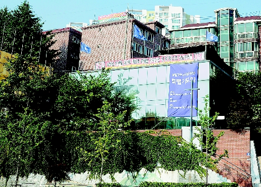 [르포] 재개발로 철거 위기 놓인 서울 은평구 삼일교회 ‘외로운 싸움’  