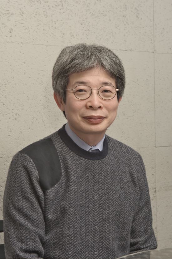 일본 극작가 겸 연출가 히라타 오리자 인터뷰  