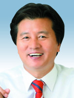 성폭행 의혹… 심학봉 의원 피의자 소환  