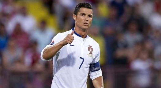 호날두, FIFA 스캔들에 “난 관심없다” 신경질…“선수들은 음악과 여자에 관심”  