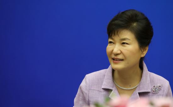 朴대통령 “고통 두려워 개혁 미루면 후손이 100배 고통”  