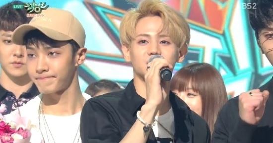 ‘뮤직뱅크’ 비스트, 1위 공약 지켰다 ‘박보검과 춤을’  