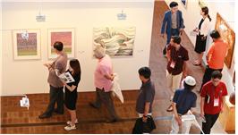 ‘찾아가는 2015평창비엔날레’ 본격 가동 저명 인사들과 가족 단위 관람객들 피서 겸 미술 감상 줄이어  