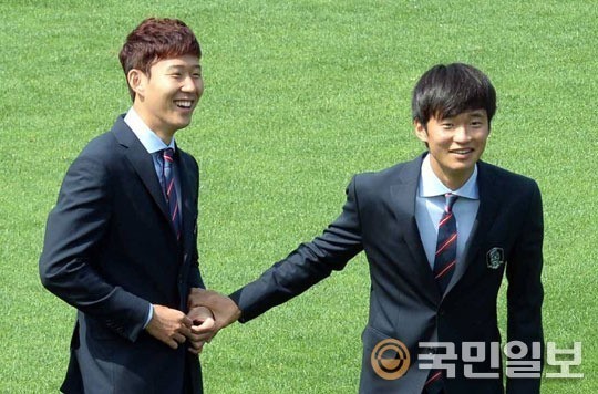 손흥민 ‘동갑내기’ 김진수와 분데스리가 개막전 맞대결서 판정승  