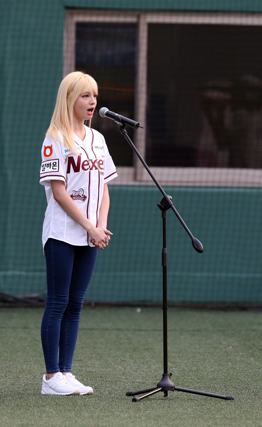 ‘매의 눈’ 혼혈가수 샤넌의 반전 시구…가녀린 몸에서 저런 힘이?  
