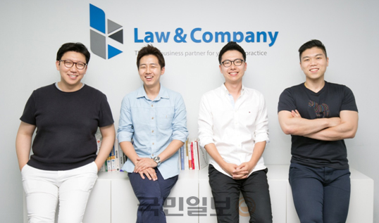 법률소셜 네트워크 서비스...'로앤컴퍼니' 법률테크(Tech) 선도에 앞장서  