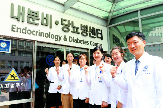 [명의&인의를 찾아서-(26) 강남세브란스병원 안철우 교수팀] 당뇨 조기진료에서 합병증 치료까지 속전속결  