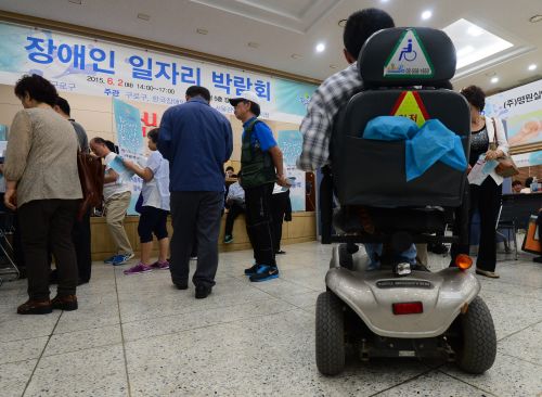 장애인 3명 중 1명은 최저생계비도 없는 ‘절대적 빈곤층’  