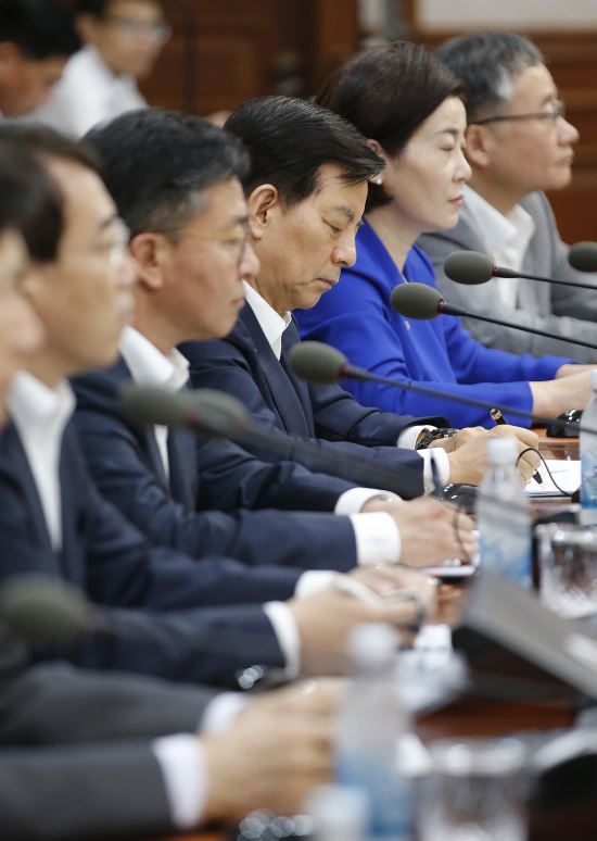 정부, 예산 14조원 조기 집행안했다......이자 366억원 발생  