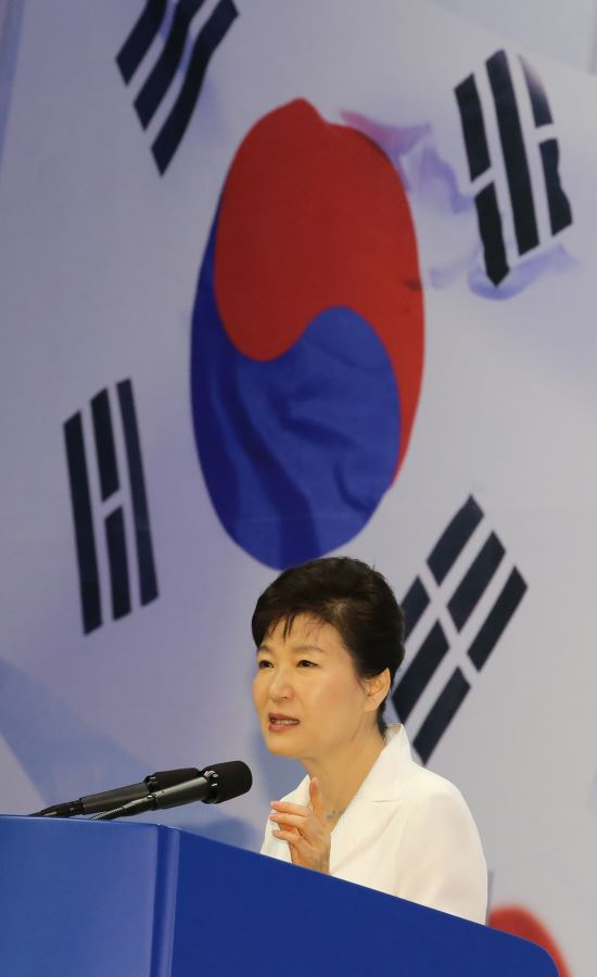 [긴급]朴대통령, 다음달 4일 상해 임정청사 재개관식 참석 추진  