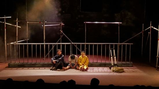 [김건표 교수의 연극이야기] 17. 행복해 질수 없는 불안전한 집 ‘행복한家’  