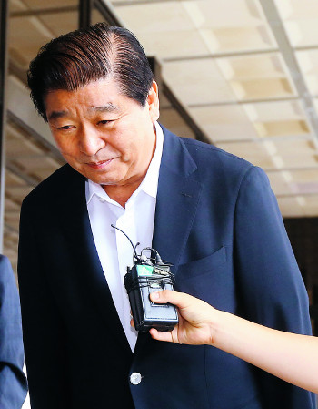 [포토] 이석우 남양주시장 검찰 출석  