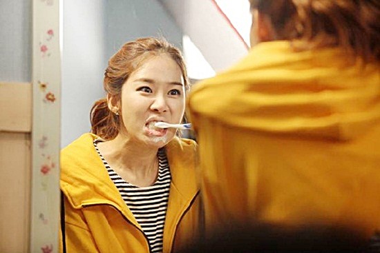 이닦는데 똥 닦으면 어떡해요… 무개념 엄마들 ‘부글’  