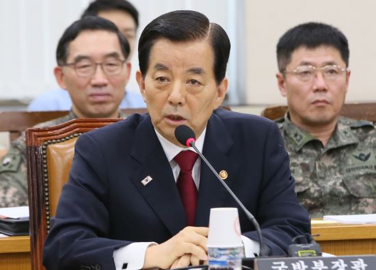 여야 “미사일 발사, 핵실험도 비정상적 사태?” 한민구 “포괄적 이해”  