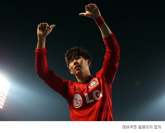 손흥민 없는 레버쿠젠, 라치오에 3-0 승리…챔스 본선 진출  