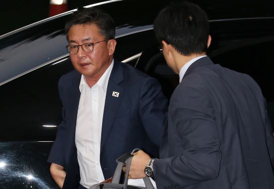 홍용표 통일 장관, 오늘 국회 외통위 현안보고...협상 과정 설명  
