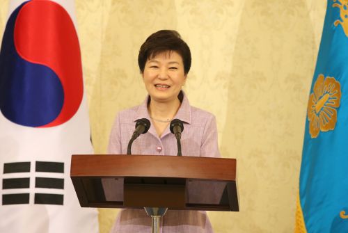 박근혜 대통령, 남북 위기 극복하면서 지지율 수직 상승  