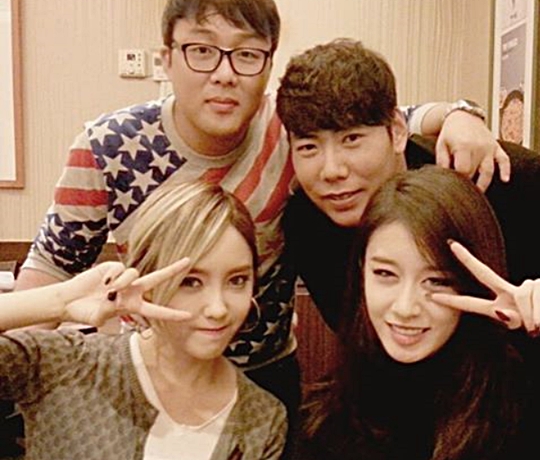 티아라 효민, 강정호 홈구장 시구… “이상형은 지연 아니었나?”  