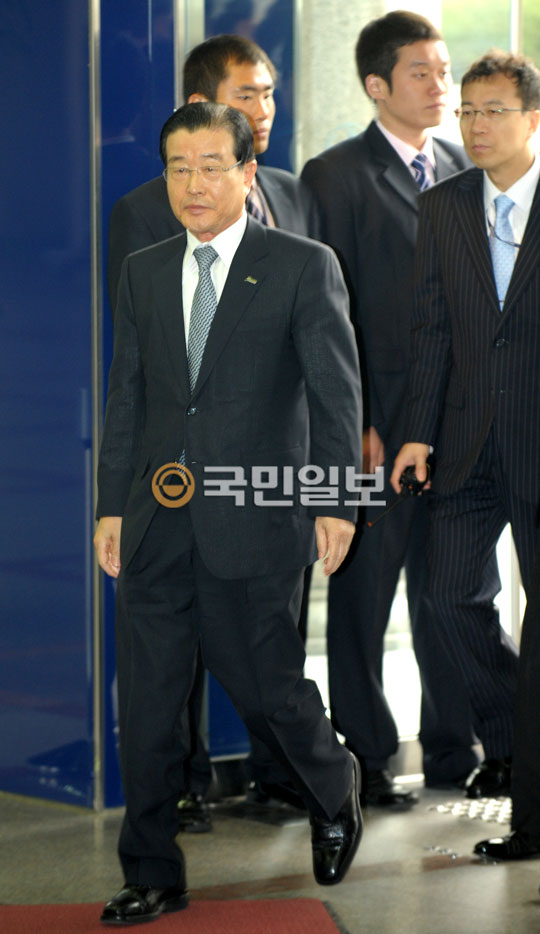 검찰, 계좌 불법조회 의혹 라응찬 전 신한지주 회장 무혐의  