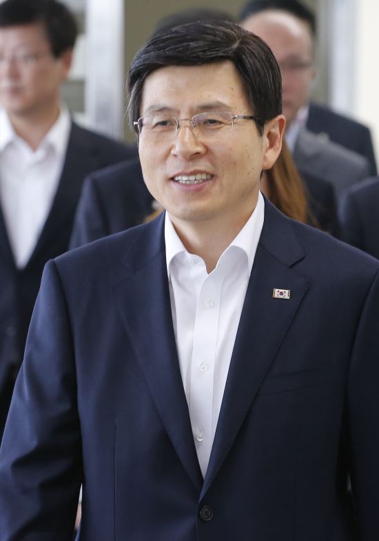 “피부에 와닿지 않는다는 지적도 적지 않다” 황총리,현장·수요자 중심 규제개혁 강조  