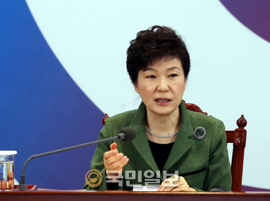 박대통령 지지율 세월호 참사 이후 최고(54%) 찍었다  