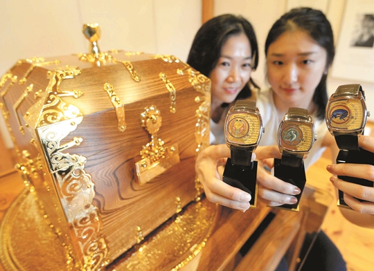 [포토] 전통 ‘함’과 1억8000만원대 명품 시계의 만남  