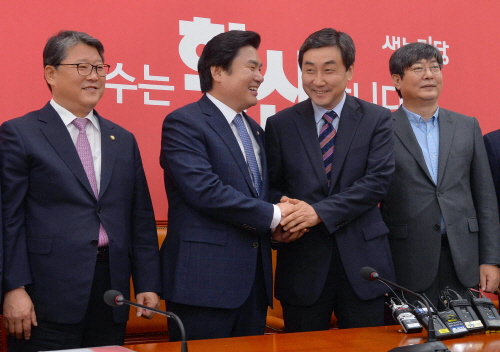 '대법관 인준·결산안 처리' 여야 합의...세월호특별법 개정안 11월5일 처리키로  