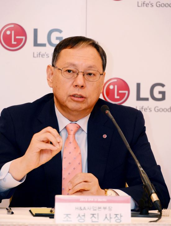 LG전자 조성진 사장 “유럽 정통 빌트인 시장 공략… ‘LG 스튜디오’ 출시”  