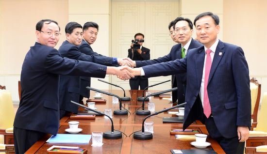 “8.25합의 첫 성과” 남북, 다음달  20~26일 금강산 이산가족 상봉 합의  