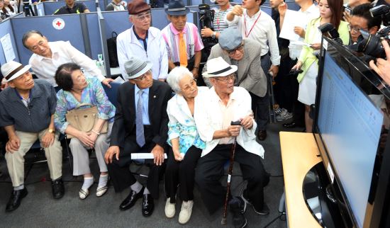 “번번이 떨어졌어요...이번에는 꼭 돼야 할텐테” 한적, 이산가족 상봉자 5배수 추첨  