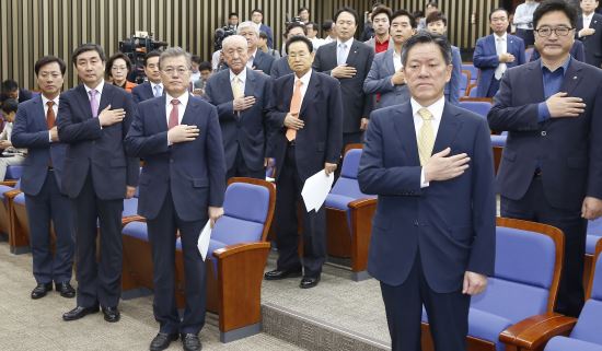 “국민 공천단 100% 시민 구성” 野, 공천혁신안 비주류 반발 속 당무위 통과  