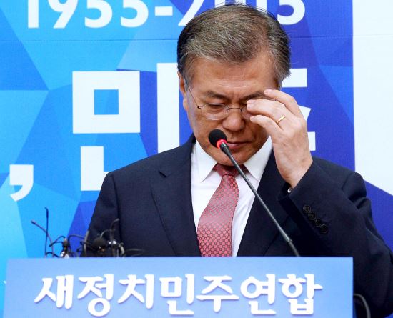 문재인, 재신임 어떻게 묻나  