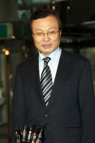 “이해찬, 백의종군 선언 듣고 싶다” 친노 혁신위원, 친노 좌장에게 사실상 정계은퇴 요구  