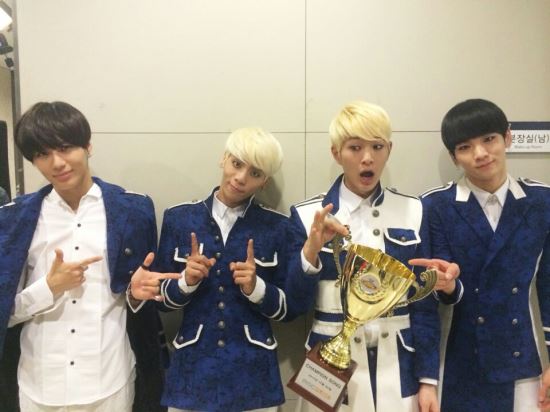 ڵ  ׷B1A4, ̴ ǻ ǥ   