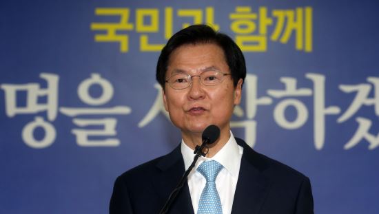 “문재인 통합제안?, 싱거운 분” 천정배 “‘너나 잘해라’는 말 생각나”  
