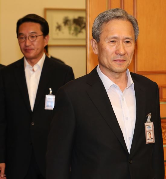 김관진 靑안보실장-러 안보회의 서기 면담…북핵·미사일 협의  